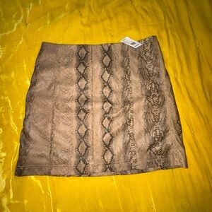 Stylish Tan Snake Print Skirt